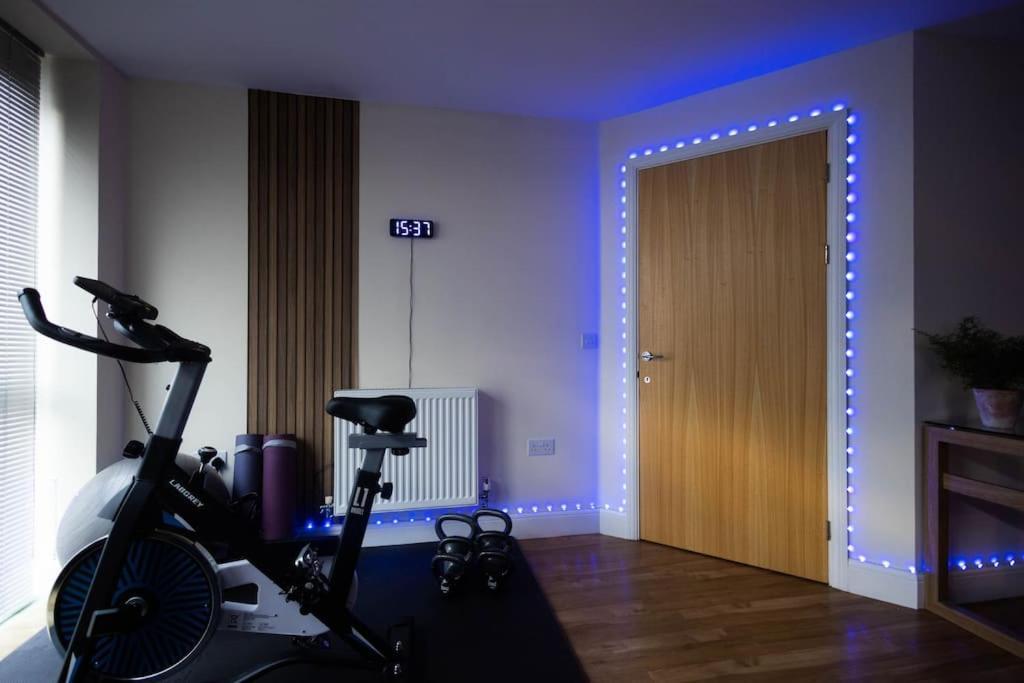 The Wellness Lodge- Gym, Table Tennis, Cinema, Parking And More! Bath Ngoại thất bức ảnh