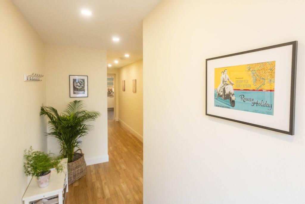 The Wellness Lodge- Gym, Table Tennis, Cinema, Parking And More! Bath Ngoại thất bức ảnh