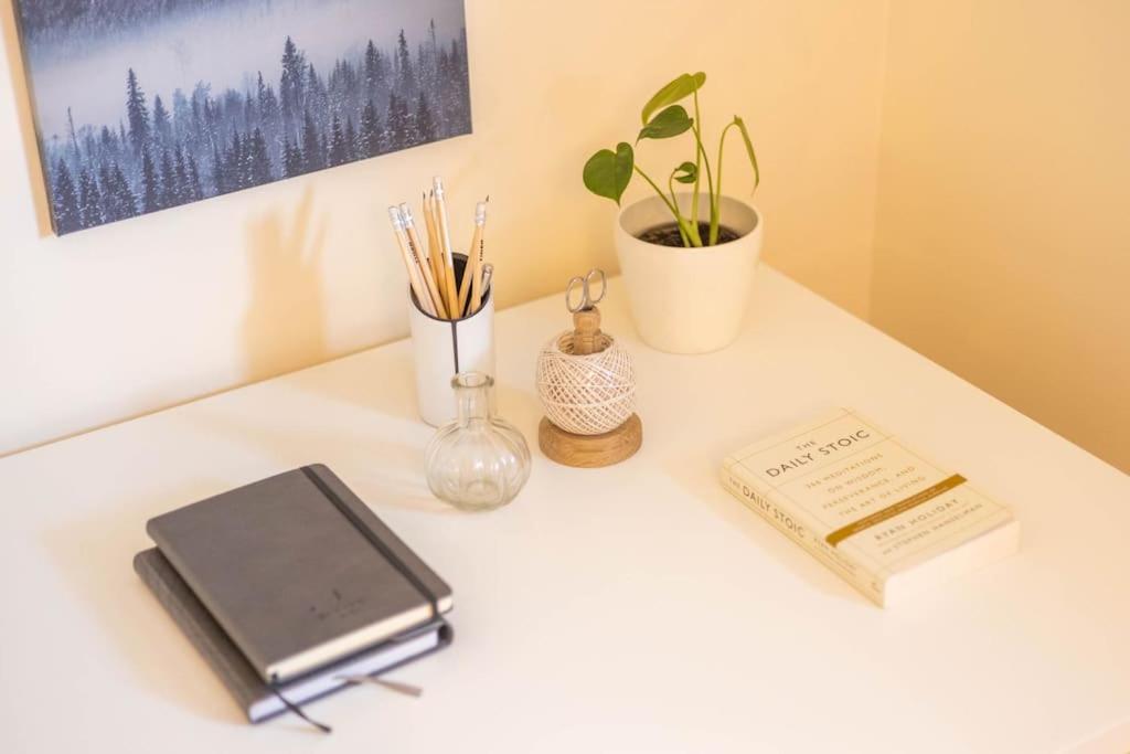 The Wellness Lodge- Gym, Table Tennis, Cinema, Parking And More! Bath Ngoại thất bức ảnh